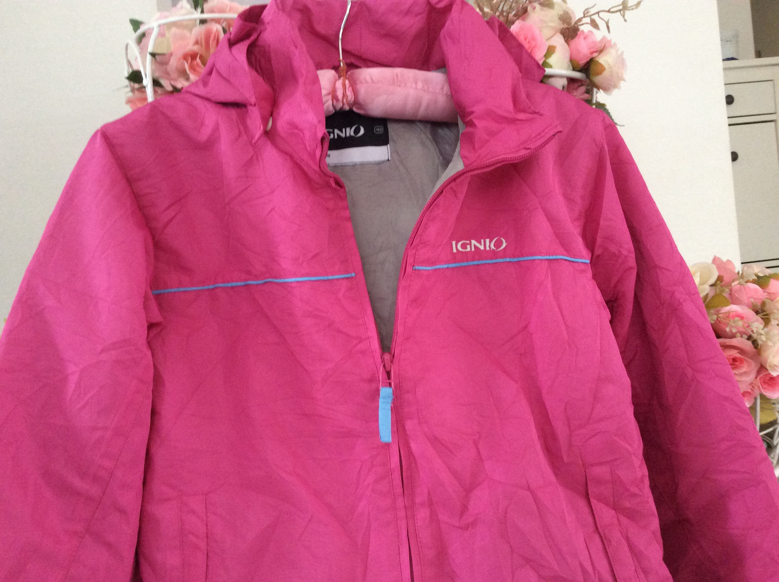 IGNIO ski snow jacket girl size140เสื้อใส่เล่นสกีลุยหิมะแบรนเนมจากญี่ปุ่นกันน้ำกันลมกันหิมะสภาพดีสีสวย รูปที่ 5