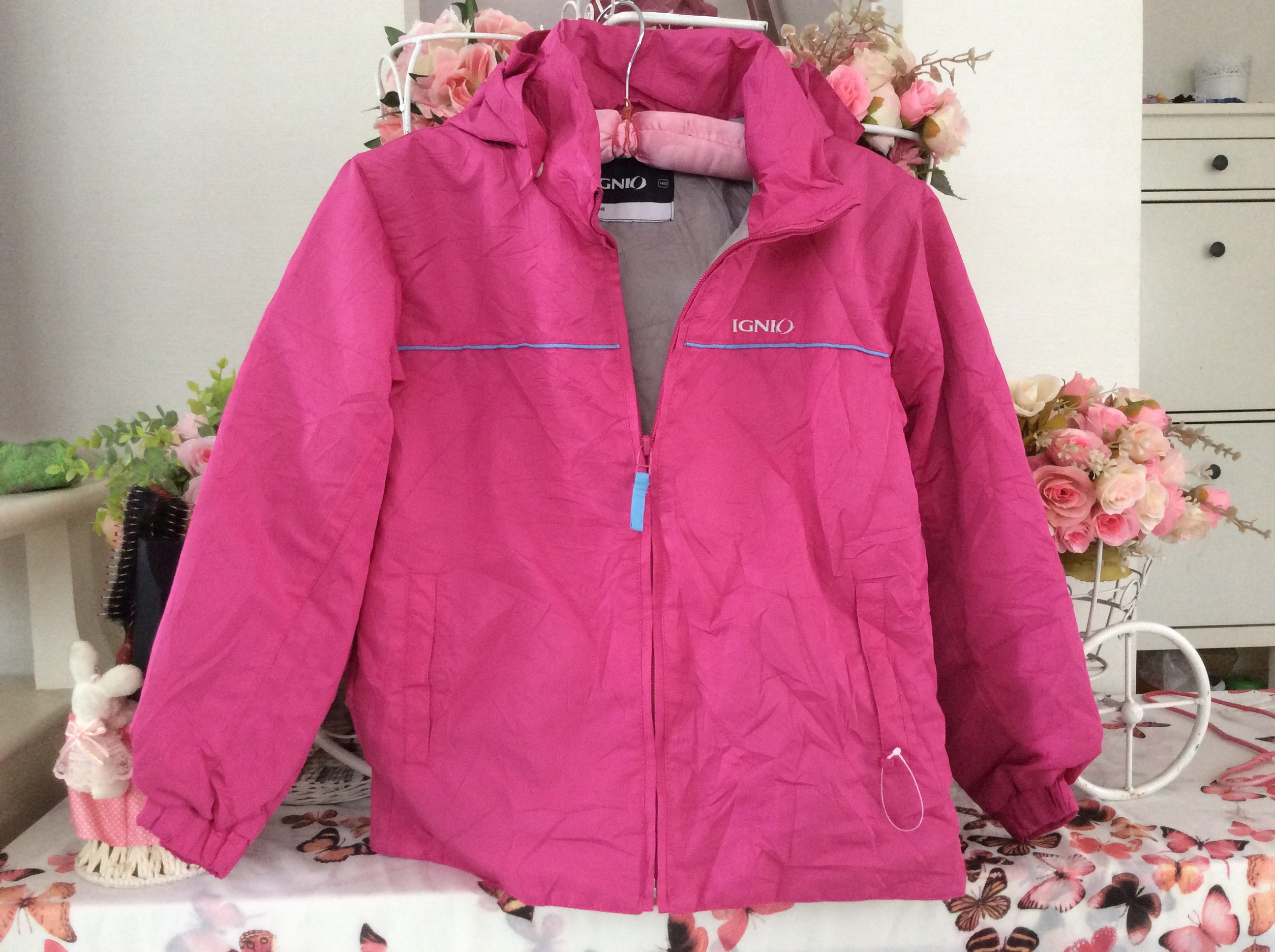 IGNIO ski snow jacket girl size140เสื้อใส่เล่นสกีลุยหิมะแบรนเนมจากญี่ปุ่นกันน้ำกันลมกันหิมะสภาพดีสีสวย รูปที่ 4