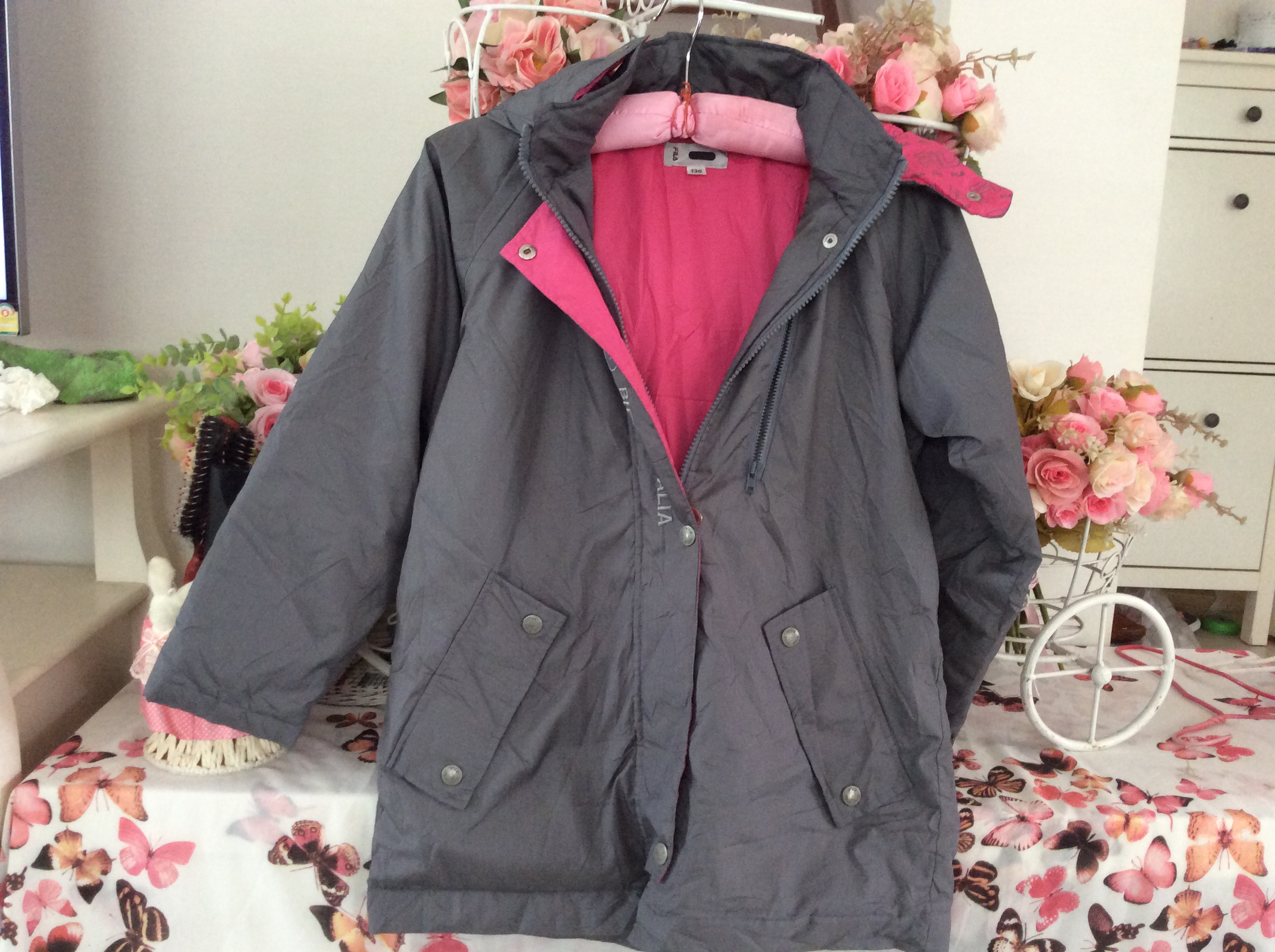 FIRA jacket wide breaker เสื้อแจคเกตกันหนาวกันลมสภาพดีมากมีฮูดถอดได้สวยสภาพดีไซส์เด็กโต9-10 รูปที่ 1