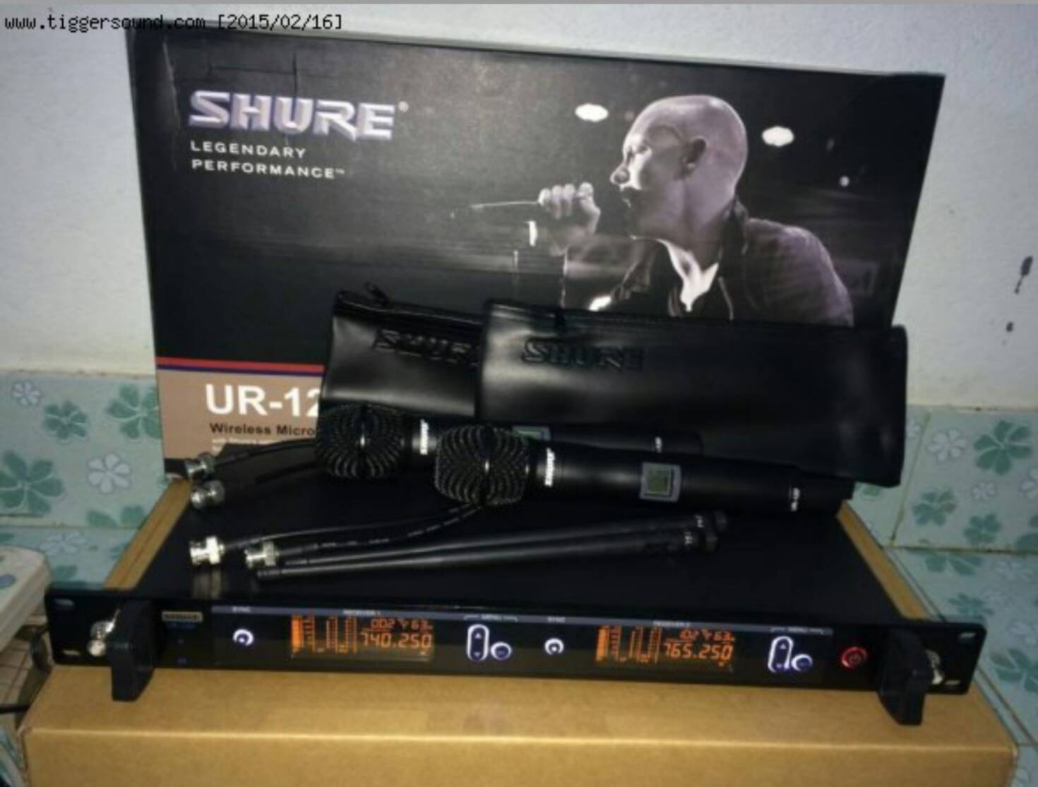 ขายไมล์ลอย SHURE UR 12 D รุ่นใหม่ล่าสุด รูปร่างสวยงาม ไฮโซมาก รุ่นใหม่ล่าสุด ของแท้ โทนเสียงนุ่ม ใส กว้าง  คมชัดเจน รับสัญญาณได้ดี ไม่มีหลุด สามารถจูนความถี่ได้  รูปที่ 3