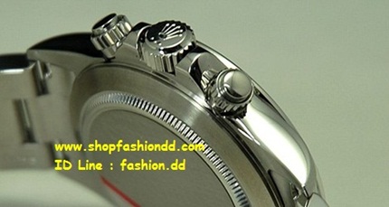 นาฬิกาโรเล็กซ์ Rolex Daytona Cosmograph  หน้าปัดสีขาว ขนาด 40 mm. สายสแตนเลสแท้ (เกรดมิลเลอร์)  รุ่นขายดี ยอดนิยมค่ะ  – ตัวเรือนทำจาก Stainless Steel แท้  ชุบทองคำ 18k หนา 5 ไมคอน  – กระจก Sapphire กันรอยขีดข่วน  – ตัวเครื่อง Japan ระบบ Moverment Self-winding ไขลานเหมือนแท้ เดินได้เทียงตรงที่สุด   – เม็ดมะยมมีปั้มตรา Rolex นูน เกลียวดับเบิ้ลล็อค 2 ชันมีซีนยางกันน้ำ  – ฝาหลังโชว์มีตราปั้มโลโก้ ตัวล็อคมีตราโลโก้ เหมือนแท้ รูปที่ 1