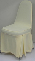 ผ้าคลุมเก้าอี้มองตากูลด์สีครีม  ราคา 200 บาท  โทร.  099-326-0005