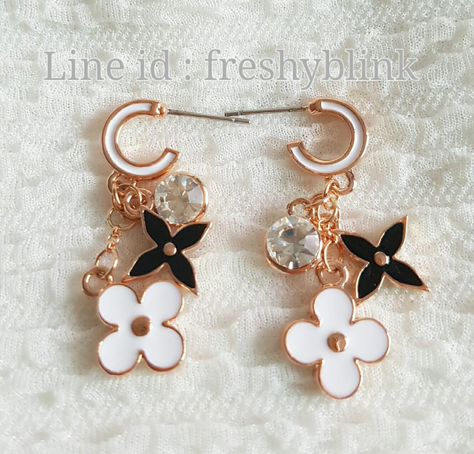ตุ้มหูต่างหูแฟชั่น เกรดAAA งานสวย  ใส่ได้ทุกงาน ราคาถูก ส่งฟรี สอบถามได้ที่  Line id : freshyblink รูปที่ 7