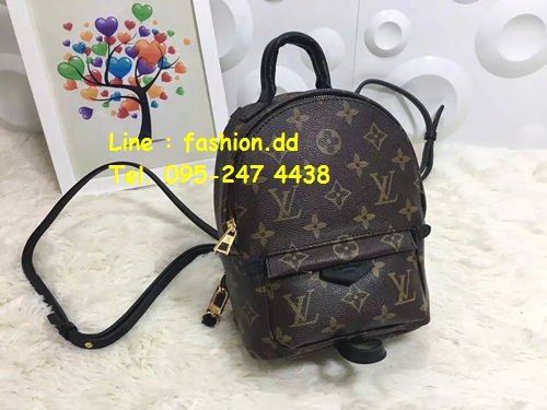 กระเป๋า Louis vuitton Monogram palmsprings backpack mini ขนาด 8 นิ้ว (งานHiend) หนังแท้ทั้งใบ สวยมากค่ะ  -- กระเป๋าเป้สะพายหลัง Louis vuitton หนังแท้ งานเนี๊ยบสวยเป๊ะ   -- กระเป๋ารุ่นยอดฮิตค่ะ ลายโมโนแกรม ขายดีมาก  รูปที่ 1