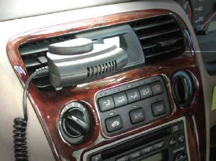 เครื่องโอโซนฟอกอากาศในรถยนต์ AC005 รูปที่ 3