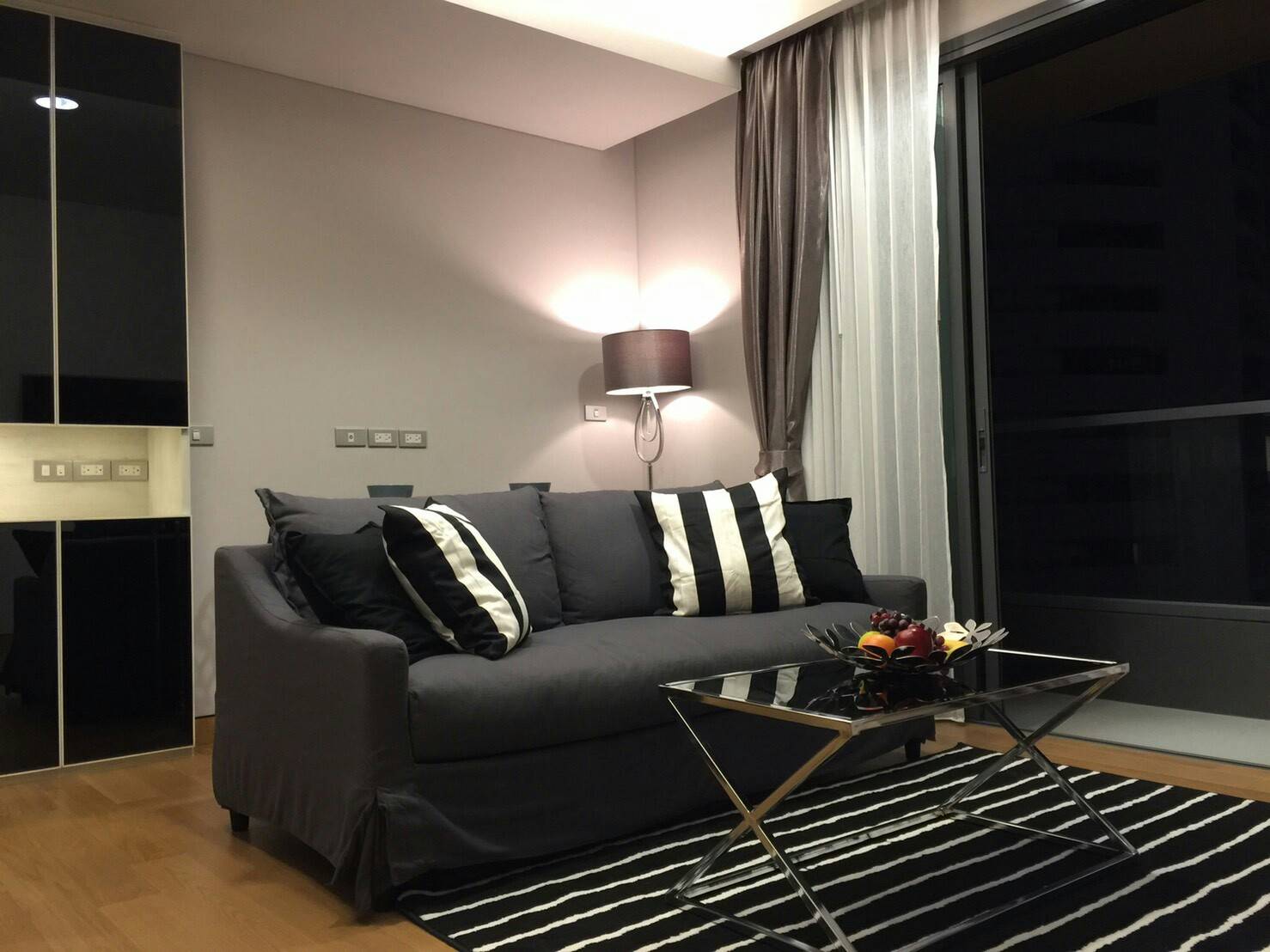 ให้เช่า คอนโด 2 ห้องนอนที่คอนโดลุมพินี 24 ใกล้บีทีเอสพร้อมพงษ์ For Rent 2 Bedroom Lumpini 24 Condo near BTS Phromphong รูปที่ 1