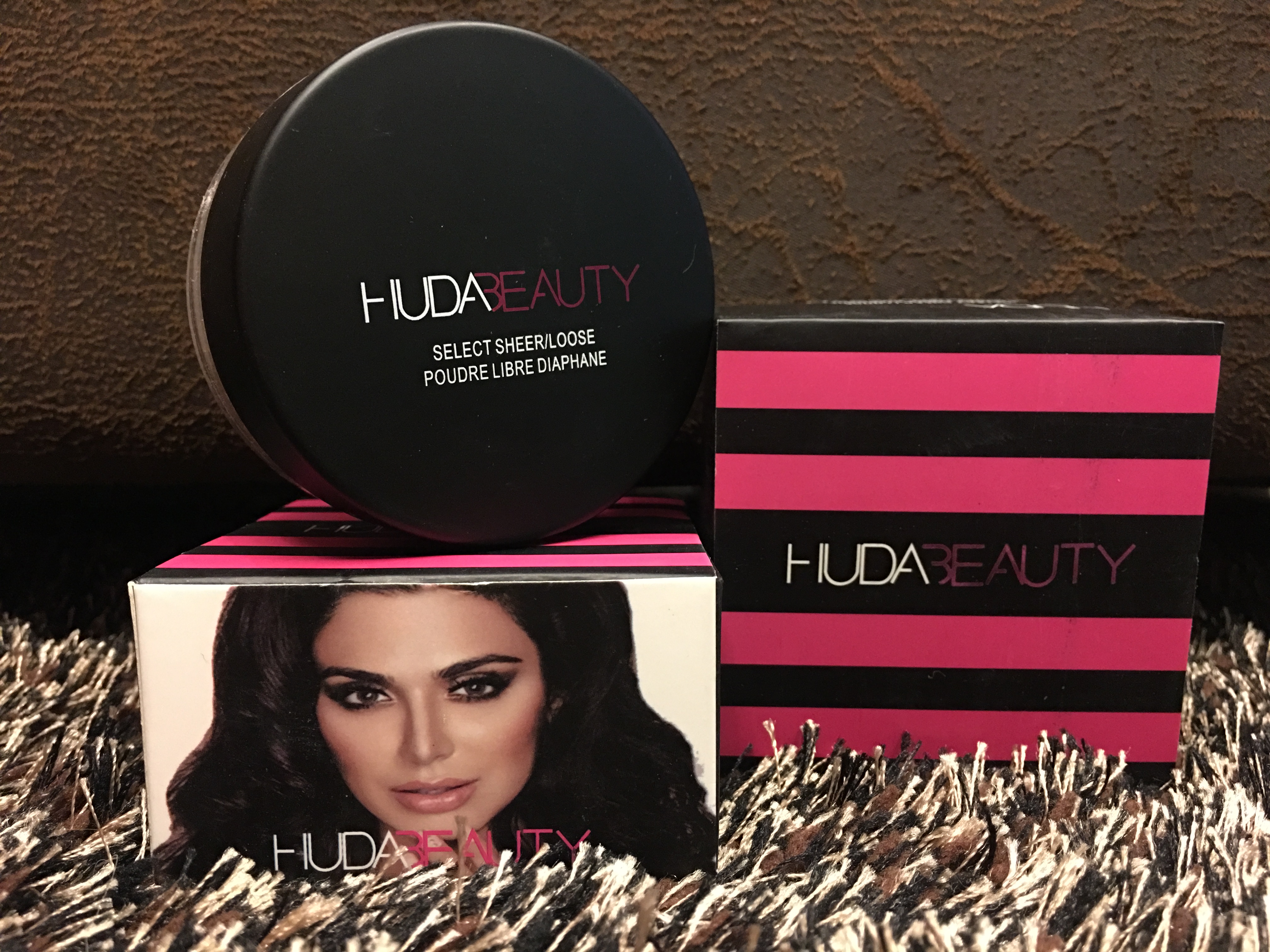 NE90180 HUDA BEAUTY  แป้งฝุ่นhuda ปลีก180฿ ส่ง90฿ #เครื่องสำอางราคาถูก #เครื่องสำอางแบรนด์เนม #ขายส่ง #beautyact #ขายส่งราคาถูก #เครื่องสำอาง #เครื่องสำอางค์ #huda #hudabeauty #hudaset  #แป้งฝุ่นhuda #ขายส่งถูกที่สุด  #เครื่องสำอางค์แบรนด์  #แป้งhuda 📌www.beauty-act.com 📌https://m.facebook.com/Madamelisa-by-beauty-act-475536312514814/  พร้อมส่ง สต็อคเเน่น 👇👇ปลีก-ส่ง-สั่งซื้อ-สมัครตัวเเทน-คลิกเลย👇👇 https://line.me/R/ti/p/%40gjb3912t  เเอดมินรอให้คำปรึกษาค่ะ  http://line.me/ti/p/lj-1Sd-znD รูปที่ 1