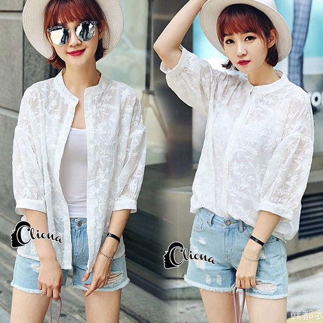 เชิ้ตคอปกสีขาว ทรงแขนพอง ผ้าชีฟองปักลายขาว Korean Summer Time Lace Shirt by Cliona รูปที่ 1