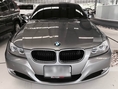 รหัสMW159 BMW 318I ปี 2011 สีเทา เครื่อง 2.0 cc วิ่ง 101,xxx km.  ราคา 809,000 บาท สนใจติดต่อ 081-9859973 พล ld line : kam01092512