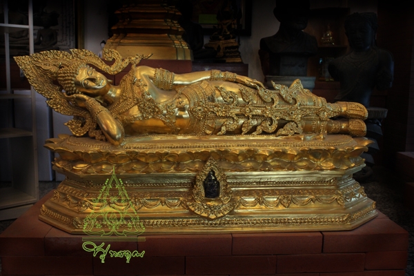 พระนอน ปางนิพพาน ขนาด 108 ซ.ม. เนื้อทองเหลือง ปิดทองคำเปลว 59000.- โรงหล่อ 54 พุทธคุณ รูปที่ 4
