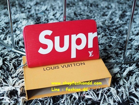 พร้อมส่ง New Louis Vuitton Passport in Red Wallet (เกรดTop Hi-End) หนังแท้ทั้งใบ รูปที่ 1