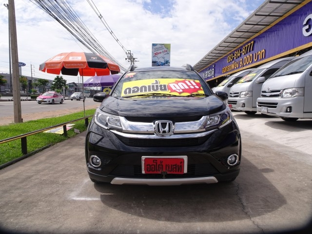 รหัสAB410 HONDA BR-V 1.5SV AT ปี2016 รถครอบครับ 7 ที่นั่งออกใหม่ ราคาเพียง 689,000 เท่านั้น ออกรถ 9,000 บาท ผ่อน  13,000 / เดือน  ฟรีดาวน์ ฟรีประกันภัย ต่างจังหวัด ซื้อได้ ติดเครดิต ซื้อได้  ใหม่!!! รุ่นท้อป สภาพป้ายแดง ไมล์9,600 กม.เท่านั้น Book Service ครบ ประวัติเช็กศูนย์ตามระยะ ไม่มีเชียวชน สวยเป๊ะทั้งคัน เอกสารครบพร้อมโอน ดูรถกทม.ถนน กาญจนาภิเษก ฝั่งเดียวกับเดอะมอลล์บางแค สนใจติดต่อและทดลองขับ 081-9859973 พล ld line : kam01092512 รูปที่ 1