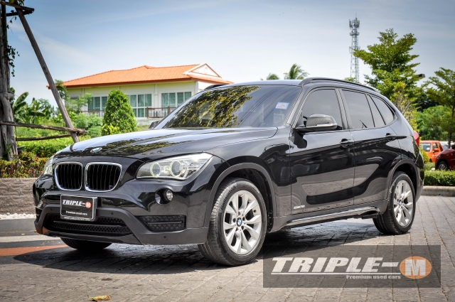 รหัสTM426 BMW X1 E84 (ปี10-15) [sDrive] 2.0i ปี 2014 รายละเอียด ข้อมูล ติดต่อ ⭐ NEW ARRIVAL ⭐ BMW X1 2.0 / เบนซิน / AT / ปี 2014  ราคา 999,000.- สวยและถูกที่สุดในตลาด ยิ่งดาวน์เยอะ ค่างวดยิ่งน้อยลง ประหยัดดอกเบี้ย เครื่องยนต์ 2,000 CC. MNC พวงมาลัยเบา การันตีตัวถังไม่มีชน 100% สนใจติดต่อและทดลองขับ 081-9859973 พล ld line : kam01092512 รูปที่ 1