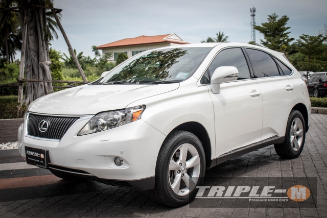 รหัส430 LEXUS RX270 โฉมปี (09-12) 2.7 ปี 2011 รายละเอียด ข้อมูล ติดต่อ NEW ARRIVAL Lexus RX270 2.7 / เบนซิน / AT / ปี 2011 / ไมล์ 94,000 กม.  ราคา 1,579,000.- สวยและถูกที่สุดในตลาด  ยิ่งดาวน์เยอะ ค่างวดยิ่งน้อยลง ประหยัดดอกเบี้ย  เครื่องยนต์ 2,700 CC. ไมล์ 94,000 กม. รถศูนย์lexus ฝาท้ายไฟฟ้า Powerdoor Lifted Tailgate Smart Entry แอร์แบค 12 ใบ การันตีตัวถังไม่มีชน 100% สนใจติดต่อและทดลองขับ 081-9859973 พล ld line : kam01092512 รูปที่ 1