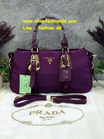 พร้อมส่ง กระเป๋าสะพาย PRADA เป็น กระเป๋าผ้าไนล่อน สลับหนัง สีม่วง (เกรด Hi-end)   รูปที่ 1