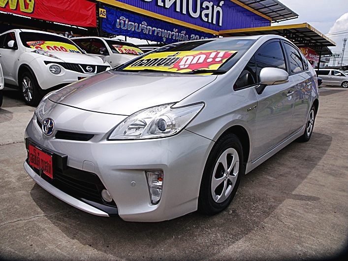 รหัสAB429 TOYOTA PRIUS 1.8 HYBRID ATปี 2013 ราคาเพียง   509,000 เท่านั้น ออกรถ 9,000 บาท ผ่อน  10,xxx / เดือน  ฟรีดาวน์ ฟรีประกันภัย  ต่างจังหวัด ซื้อได้ ติดเครดิต ซื้อได้  รถสวยพร้อมใช้งาน ออฟชั่นครบครัน  ไม่เคยเชียวชน เอกสารครบพร้อมโอน ดูรถกทม.ถนน กาญจนาภิเษก ฝั่งเดียวกับเดอะมอลล์บางแค สนใจติดต่อและทดลองขับ 081-9859973 พล ld line : kam01092512 รูปที่ 1