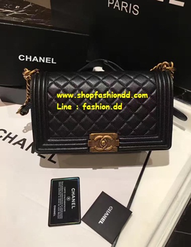 พร้อมส่ง Chanel Le Boy Carvier in Black Gold Hardware ขนาด 10 นิ้ว หนังแท้ (เกรด Hi-end) รูปที่ 1