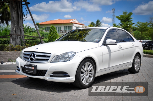 รหัสTM442 MERCEDES-BENZ C-CLASS W 204 (ปี08-14) C 220 CDI ปี 2013 รายละเอียด NEW ARRIVAL  MERCEDES BENZ C220 2.2 / ดีเซล / AT / ปี 2013  ราคา 1,459,000.- สวยและถูกที่สุดในตลาด ยิ่งดาวน์เยอะ ค่างวดยิ่งน้อยลง ประหยัดดอกเบี้ย เครื่องยนต์ 2,200 CC. เกียร์ 7 speed เบาะไฟฟ้า เมมโมรี่ กล้องถอย daylight park sensor multifuntion cruse control การันตีตัวถังไม่มีชน 100% สนใจติดต่อและทดลองขับ 081-9859973 พล ld line : kam01092512 รูปที่ 1