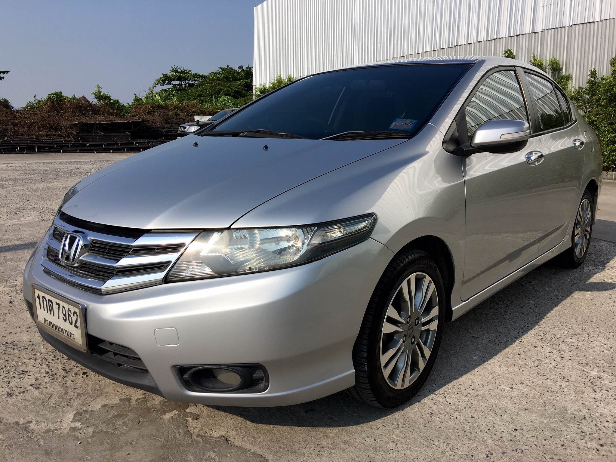 รหัสBT221 HONDA CITY 1.5 SV รุ่น top สุด ปี 2013 สีเทา  ภายในสวยกิ๊บ. เบาะผ้า ไมล์ 12x,xxx km ดิสเบรค4ล้อ รับประกันตัวถังเดิมๆๆ ไม่เคยมีอุบัติเหตุ เครื่อง เกียร์ ช่วงล่างเยี่ยม รถพร้อมใช้งานได้เลยครับ  จัดไปราคาพิเศษ 399,000 บาท โทรเลยครับ 081-9859973 พล ld line - kam01092512 รูปที่ 1