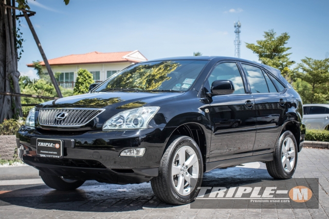 รหัสTM448 LEXUS RX 300 โฉมปี (03-07) 3.0 ปี 2004 รายละเอียด ข้อมูล ติดต่อ ⭐ NEW ARRIVAL ⭐ LEXUS RX300 3.0 / เบนซิน / AT / ปี 2004  ราคา 659,000.- สวยและถูกที่สุดในตลาด ยิ่งดาวน์เยอะ ค่างวดยิ่งน้อยลง ประหยัดดอกเบี้ย เครื่องยนต์ 3,000 CC. รถศูนย์ หลังคาแก้ว การันตีตัวถังไม่มีชน 100% สนใจติดต่อและทดบองขับ 081-9859973 พล ld line : kam01092512 รูปที่ 1