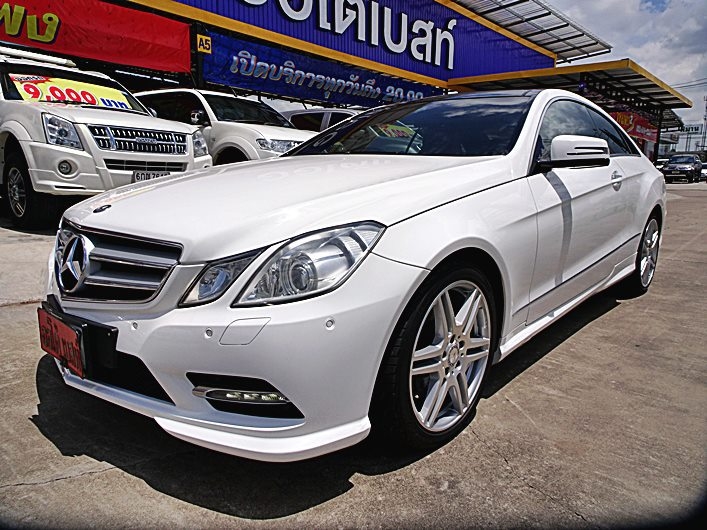 รหัสAB462 BENZ E200 1.8 W207 COUPE CGI ปี 2013 ราคาเพียง 1,999,999 บาทเท่านั้น ออกรถ 99,000 บาท ผ่อน 2x,xxx / เดือน  ฟรีดาวน์ ฟรีประกันภัย  ต่างจังหวัด ซื้อได้ ติดเครดิต ซื้อได้  AMG เกียร์ 7 SPEED ออฟชั่นครบ หลังคาแก้ว ระบบนำทางเนวิเกเตอร์ ไมล์ 80,000 กิโล เจ้าของเดียว ดูแลดีมาก ไม่มีเชียวชน เบาะหนังทูโทน แดง-ดำ  พวงมาลัยมัลติ เอกสารครบพร้อมโอน ดูรถกทม.ถนน กาญจนาภิเษก ฝั่งเดียวกับเดอะมอลล์บางแค สสใจติดต่อและทดลองขับ 081-9859973 พล ld line : kam01092512 รูปที่ 1