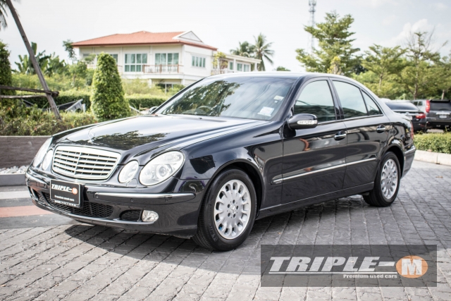 รหัสTM456 รถสวยมากใครหาอยู่รีบเลยครับคันนี้ MERCEDES-BENZ E-CLASS W 211 (ปี03-09) E 200 KOM [ESTATE] ปี 2004 รายละเอียด ข้อมูล ติดต่อ ⭐ NEW ARRIVAL ⭐ MERCEDES BENZ E200 1.8 / เบนซิน / AT / ปี 2004  ราคา 679,000.- สวยและถูกที่สุดในตลาด ยิ่งดาวน์เยอะ ค่างวดยิ่งน้อยลง ประหยัดดอกเบี้ย เครื่องยนต์ 1,800 CC. รถออกศูนย์ รถมือเดียว การันตีตัวถังไม่มีชน 100% สนใจติดต่อและทดลองขับ 081-9859973 พล ld line : kam01092512 รูปที่ 1