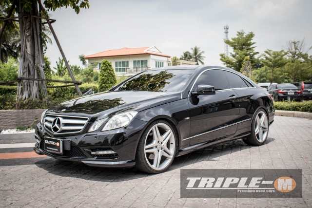 รหัสTM457 MERCEDES-BENZ E-CLASS W 207 (ปี13-15) E 250 ปี 2011 รายละเอียด ข้อมูล ติดต่อ ⭐ NEW ARRIVAL ⭐ MERCEDES BENZ E250 1.8 / เบนซิน / AT / ปี 2011 / ไมล์ 78,000 กม.  ราคา 1,829,000.- สวยและถูกที่สุดในตลาด ยิ่งดาวน์เยอะ ค่างวดยิ่งน้อยลง ประหยัดดอกเบี้ย เครื่องยนต์ 1,800 CC. ไมล์ 78,000 กม. เบาะแดง  รูปที่ 1