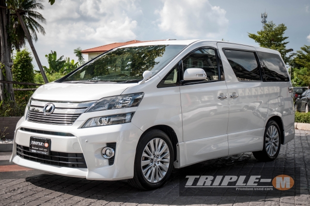 รหัสTM460 TOYOTA VELLFIRE โฉมปี (15-17) 2.5 [ZG] ปี 2013 รายละเอียด ข้อมูล ติดต่อ ⭐ NEW ARRIVAL ⭐ TOYOTA VELLFIRE 2.4 / เบนซิน / AT / ปี 2013 / ไมล์ 19,000 กม.  ราคา 2,259,000.- สวยและถูกที่สุดในตลาด ยิ่งดาวน์เยอะ ค่างวดยิ่งน้อยลง ประหยัดดอกเบี้ย ✅ เครื่องยนต์ 2,400 CC. ✅ ไมล์ 19,000 กม. ✅ เบาะมิกกี้เมาส์ หนังแท้ ✅ ฝาท้ายไฟฟ้า ✅ top 2 sunroofs ✅ ฝาท้ายไฟฟ้า ✅ แม็กซขอบ 18