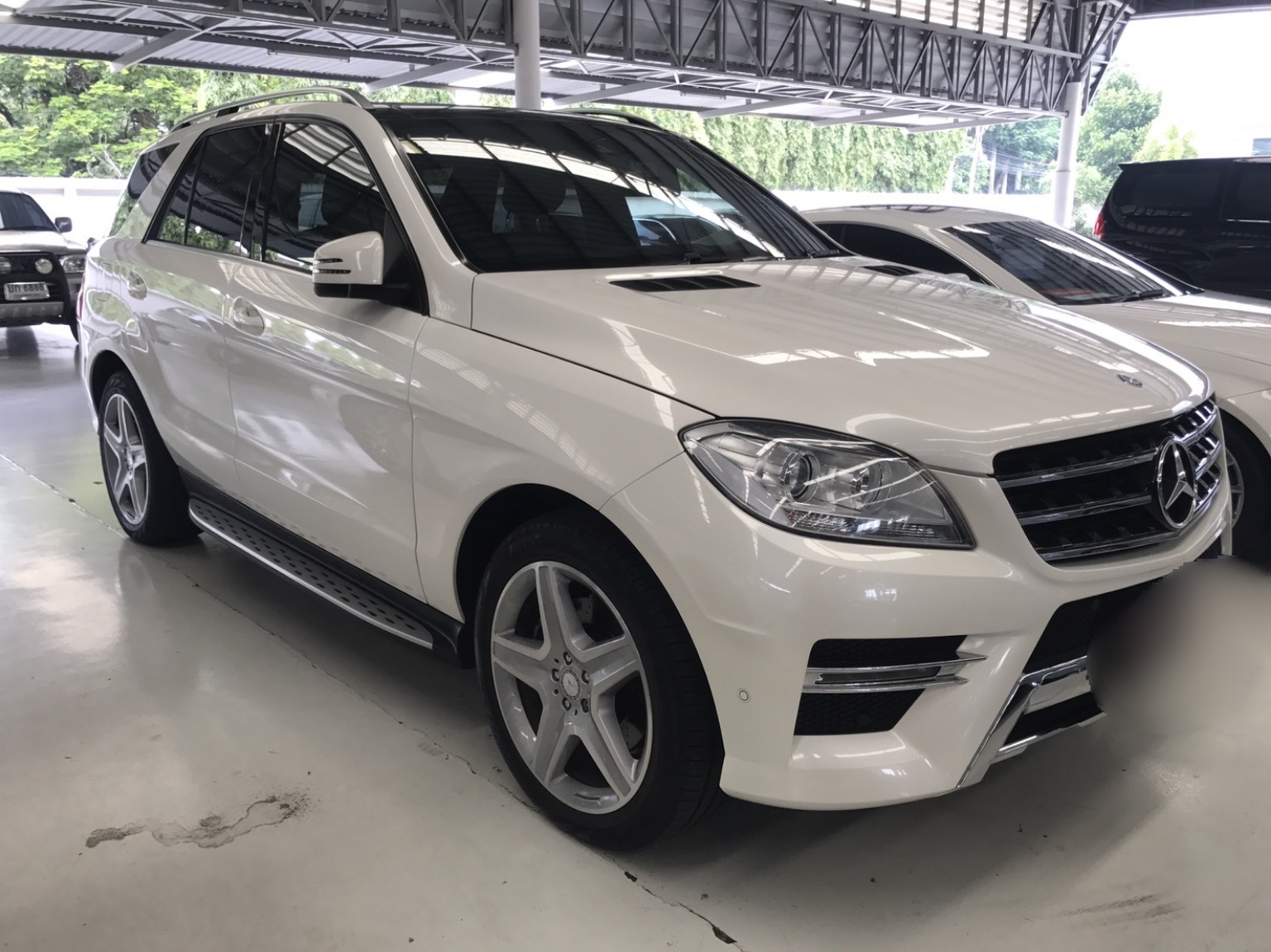 รหัสMW174 Benz ML250 ปี2014 ใช้งานมาน้อย ไมล์ 57,xxx กิโล เบาะภายในดำ   Full option   ราคา 3,330,000 บาท สนใจติดต่อ 081-9859973 พล ld line : kam01092512 รูปที่ 1