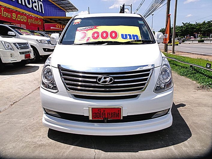 รหัสAB481 HYUNDAI H1 2.5 GRANSTAREX ปี2012 ราคาเพียง 989,000 เท่านั้น ออกรถ  59,000 บาท ผ่อน  20,xxx / เดือน  ออกรถ 59,000 บาท ฟรีประกันภัย ต่างจังหวัด ซื้อได้ ติดเครดิต ซื้อได้  รุ่นท้อปสุด  -ชุดแต่งเต็มรอบคัน  -เจ้าของเดียวออกห้าง  -เจ้าของดูแลมาดี ไม่มีเชียวชน ใช้งานมาน้อย  -หน้าจอสัมผัส DVD เชื่อมต่อUSB -เบาะหนัง VIP พร้อมที่พักเท้า -เค้าเตอร์ห้องผู้โดยสาร ตกแต่งลายไม้ เอกสารครบพร้อมโอน ดูรถกทม.ถนน กาญจนาภิเษก ฝั่งเดียวกับเดอะมอลล์บางแค สนใจติดต่อและทดลองขับ 081-9859973 พล ld line : kam01092512 รูปที่ 1