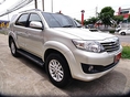 รหัสAB518 TOYOTA FORTUNER 2.5 2WD NAVI AT ปี 2014 ราคาเพียง  859,000 เท่านั้น ออกรถ  9,000 บาท ผ่อน 17,xxx / เดือน  ฟรีดาวน์ ฟรีประกันภัย  ต่างจังหวัด ซื้อได้ ติดเครดิต ซื้อได้  รุ่นท็อป เครื่องดีเซล 2500 cc ขับเคลื่อน 2 ล้อ ระบบนำทางเนวิเกเตอร์ AIRBAG/ABS เจ้าของเดียวออกห้างดูแลดีมาก ไม่มีเชี่ยวชน ดูรถกทม.ถนน กาญจนาภิเษก ฝั่งเดียวกับเดอะมอลล์บางแค สนใจติดต่อและทดลองขับ 081-9859973 พล ld line : kam01092512