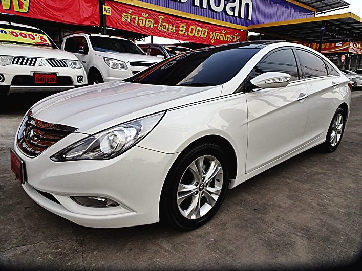 รหัสAB527 HYUNDAI SONATA 2.0 S AT ปี2012 ราคาเพียง 589,000 เท่านั้น ออกรถ 9,000 บาท ผ่อน 11,xxx / เดือน  ฟรีดาวน์ ฟรีประกันภัย  ต่างจังหวัด ซื้อได้ ติดเครดิต ซื้อได้  รุ่นท็อป หลังคาแก้ว ออฟชั่นครบครัน เบาะไฟฟ้า AIRBAG/ABS Book Service ครบ ไมล์ 125,xxx กิโล เอกสารครบพร้อมโอน ดูรถกทม.ถนน กาญจนาภิเษก ฝั่งเดียวกับเดอะมอลล์บางแค สยใจติดต่อและทดลองขับ 081-9859973 พล ld line : kam01092512 รูปที่ 1