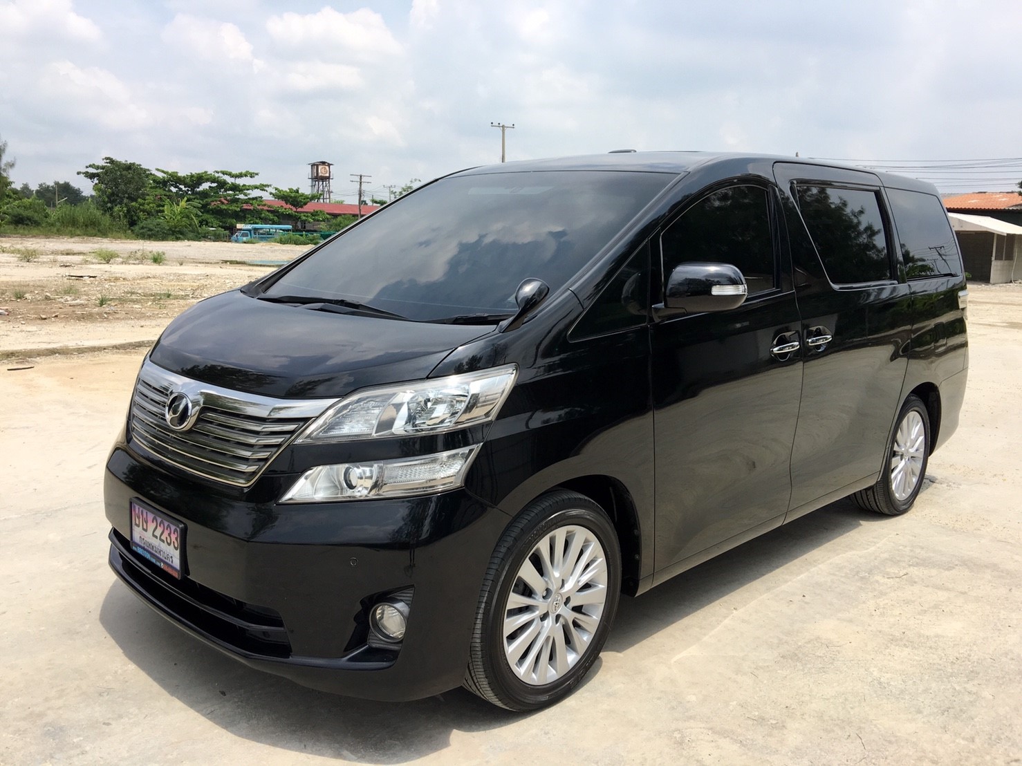 รหัสBT251 หาVIPนั่งสบายๆราคาสบายกระเป๋าทางนี้เลยครับ TOYOTA VELLFIRE 2.4G ปี2011 full option TV-DVD หน้าหลัง กล้องถอยหลัง ประตูไฟฟ้าR-L  เบาะไฟฟ้าคู่หน้า  หลังคา SunRoop ใช้งานมา 15xxxx km (เขี่ย 77xxx km ) เช็คไม่เจอ  คู่มือ-กุแจ ยังรู้ว่ามีไหม  รถสวยเดิมๆบางๆๆ    ราคา 1,699,000 บาท สนใจติดต่อและทดลองขับ 081-9859973 พล Id line : kam01092512 รูปที่ 1