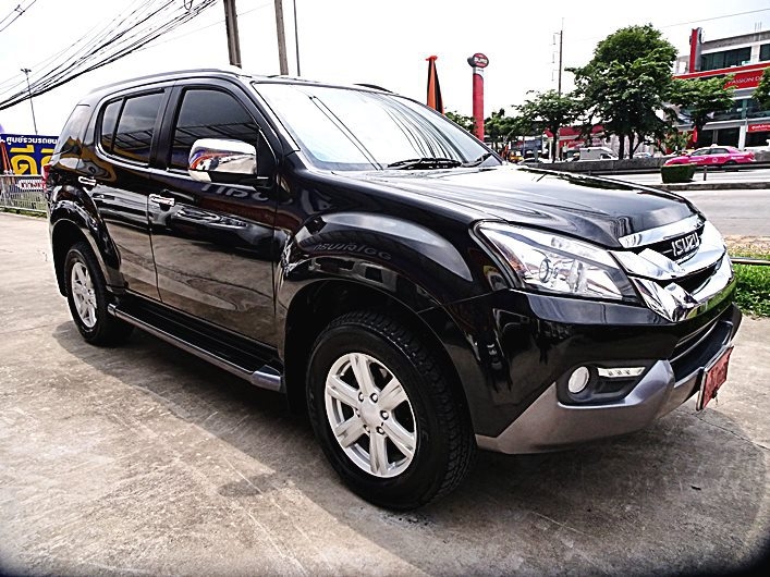 รหัสAB534 ISUZU MU-X 3.0 AT ปี 2013 ราคาเพียง 869,000 เท่านั้น ออกรถ 9,000 บาท ผ่อน 17,xxx / เดือน  ฟรีดาวน์ ฟรีประกันภัย  ต่างจังหวัด ซื้อได้ ติดเครดิต ซื้อได้  รุ่นท็อป เครื่อง 3000cc ออฟชั่นครบครัน ระบบนำทางเนวิเกเตอร์ เจ้าของเดียวดูแลดี เอกสารครบพร้อมโอน ไมล์ 95,xxx กิโล ดูรถกทม.ถนน กาญจนาภิเษก ฝั่งเดียวกับเดอะมอลล์บางแค ลนใจติดต่อและทดลองขับ 081-9859973 พล ld line : kam01092512 รูปที่ 1