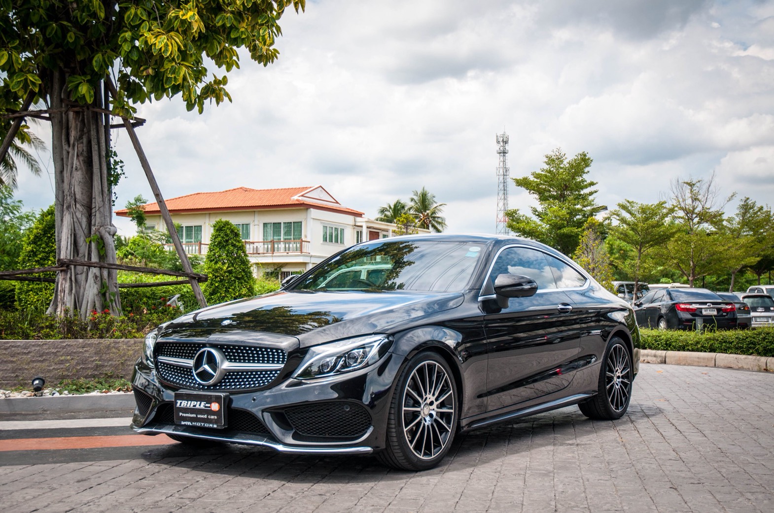 รหัส TM472 รถปี2016 (ยังไม่จด)Benz c250 2.0amg dynamic coupe at  สีดำ ทะเบียน ป้ายแดง ไมล์ 29,000 กม -ตัวประกอบนอก ออกห้าง 3.79ล้าน -รถศูนย์เบนซไทยแลนด์ -amg  -amg 19 wheel -keyless-Go -LED -memory package -panoramic glass roof -ambient lighting -360 camera -Navigation system -Remote boot closing -bookservice -กุญแจ 2 ดอก   รถราคาป้าย แดง 3.8 ล้าน ขายราคา 2,990,000 บาท สนใจติดต่อและทดลองขับ 081-9859973 พล ld line : kam01092512 รูปที่ 1