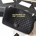 กระเป๋า Chanel Classic Flap XXL Calfskin Bag (งาน Hi-End) หนังแท้ รุ่นชมพู่ อารยา ใช้