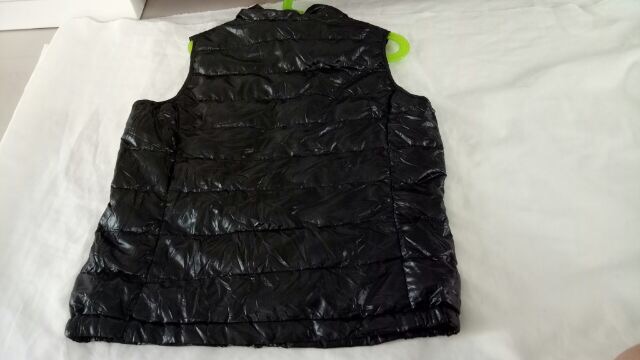 UNIQLO ultralight down vest junior ไซส์140สภาพดีเหมือนใหม่ รูปที่ 6