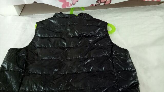 UNIQLO ultralight down vest junior ไซส์140สภาพดีเหมือนใหม่ รูปที่ 3