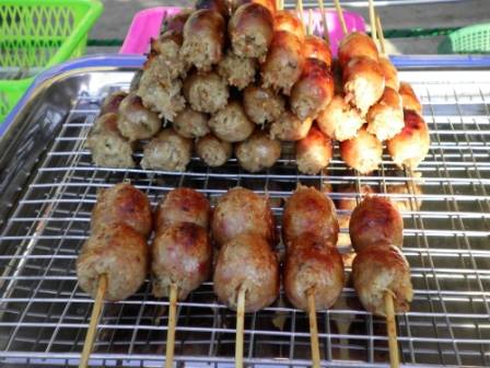 ไส้กรอกอีสานรับสั่งทำไปขายทั้งประจำและไม่ประจำ รูปที่ 3