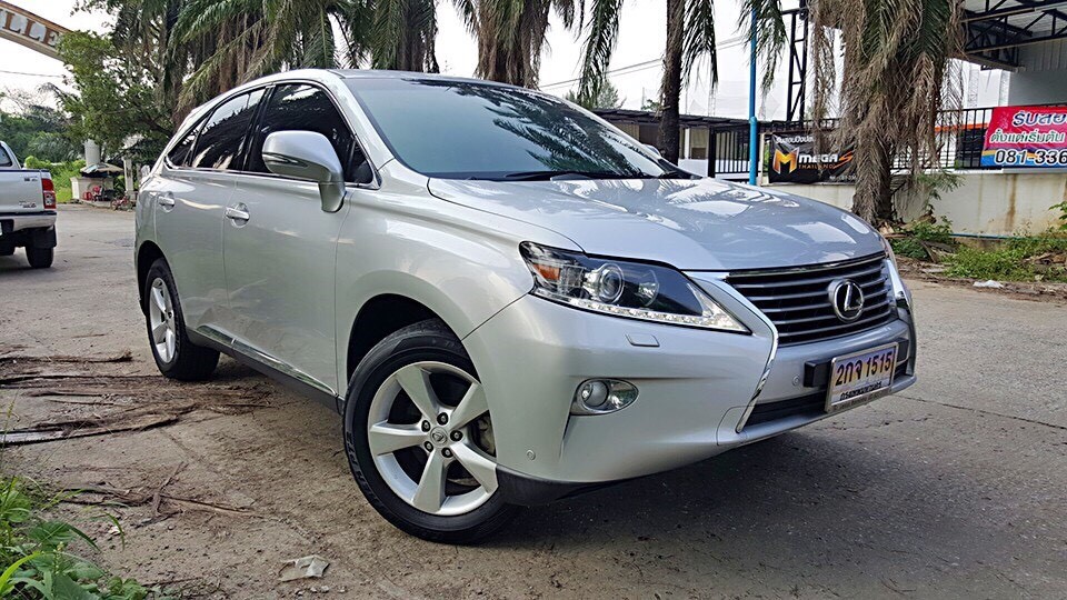 รหัสBT299 ปี2014 รุ่น คศ.ปี 2012  ที่สุดของ SUV  ระดับเฟิร์สคลาส เทห์สุด !!  Lexus rx270  2.7 litre Fwd รุ่น Top สุด เนวิเกเตอร์ Camera  ออกศูนย์ Lexus รามอินทรา รุ่นสุดท้ายไฟหน้า Daylight เลขไมล์ 118,xxx KM . เช็คศูนย์ตามระยะสวยจัดจัด ขับดีมากๆนิ่มสุดๆ  joy Mouth DVD เนวิเกเตอร์จากศูนย์ เครื่องช่วงล่างแน่น ระบบไฟฟ้าสมบูรณ์ทั้งคัน รับประกันตัวถังเดิม 100 % ฝาท้ายไฟฟ้า ราคาถูกสุดพิเศษ  ห้ามพลาดเพียง 1,859 000   บาท สนใจติดต่อและทดลองขับ 081-9859973 พล ld line : kam01092512 รูปที่ 1