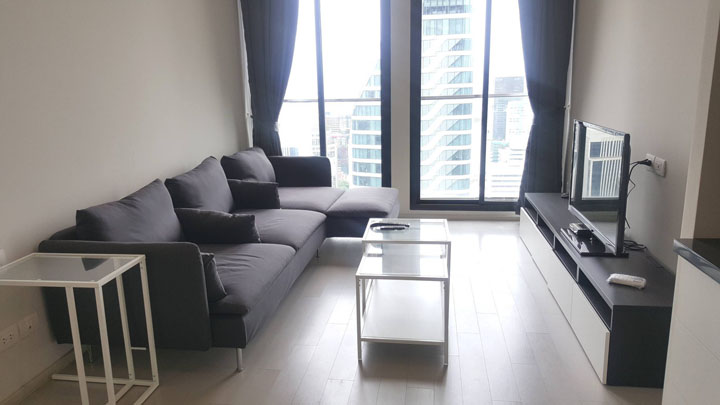 เช่าด่วน ห้องสวย พื้นที่กว้าง modern แบบ 2 ห้องนอน ที่ คอนโด Noble เพลินจิต  **For Rent** A Modern & Specious 2 Bed Unit with Amazing View at Noble Ploenchit รูปที่ 1