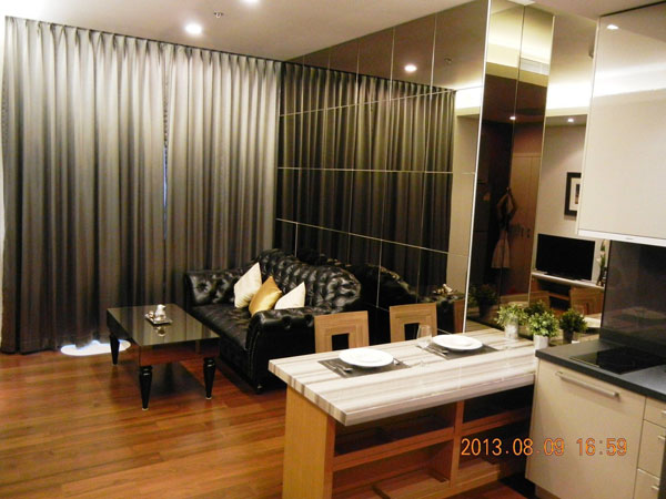 เช่าด่วน คอนโด Quattro by Sansiri แบบ 1 ห้องนอน เพียงไม่กี่นาทีจาก BTS ทองหล่อ ** For Rent ** Stylish 1 Bedroom at Quattro Thonglor รูปที่ 1