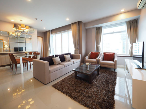 เช่าด่วน คอนโด Circle Condominium แบบ 2 ห้องนอน 10 นาทีจาก BTS นานา/ MRT อโศก **For Rent** A Beautiful 2 Bedroom Unit รูปที่ 1