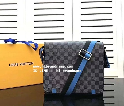 New Louis Vuitton Damier Graphite District MM Messenger Bag หนังแท้ (เกรด Hi-end) สายสะพายสีฟ้า รุ่นใหม่ล่าสุด  รูปที่ 1