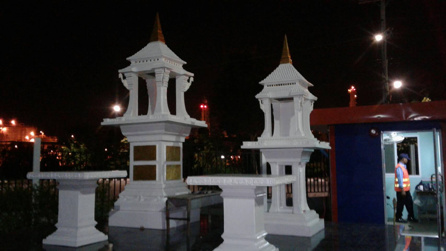 ขายศาลพระภูมิโมเดริน์ Spirit House 081-172-8933 ซ่อมศาล ศาลเจ้าที่ตายาย พระพรหมติดกระจก เจดีย์ โต๊ะหินอ่อนและรับซ่อมศาล อาจารย์ทำพิธีตั้งศาล โมเดิร์น์ ศาลพระพรหม ศาลเจ้าที่ ตายายราคาถูก สมุทรปราการ สมุทรสาคร นนทบุรี ปทุมธานี แสมดำ บางขุนเทียน กรุงเทพ มหาชัย รูปที่ 3