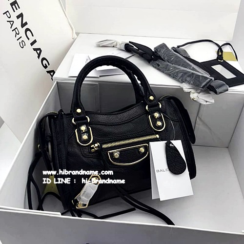 ใหม่มากพร้อมส่ง Balenciaga City Mini Bag สีดำ หนังแท้ (เกรด Hi-end) ขนาด 23 cm  หนังนิ่ม สวยมากค่ะ รูปที่ 1