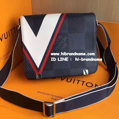 New Louis Vuitton Darmier Graphite District Bag (เกรด Hi-End) หนังแท้ ขนาด 10 นิ้ว สีคาดแถบแดง  รูปที่ 1