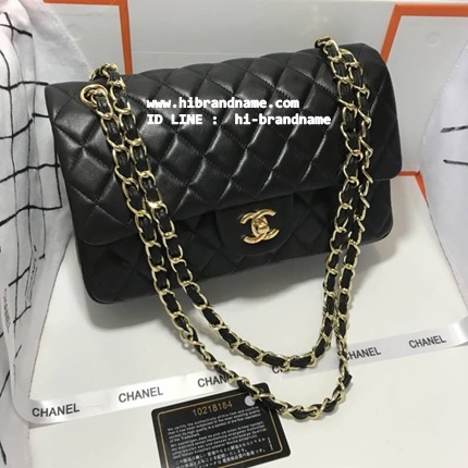 Chanel Classic Lambskin in Black with Gold Hardware (เกรด Hi-end)  หนังแกะ อะไหล่ทอง สวยทั้งใบ รูปที่ 1