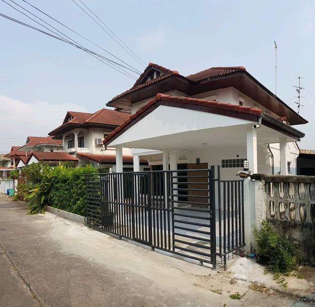 HS1030:House For Sale Near BTS Anusoawari 50 Sqw. 3 Bed 2 Bath Price 6,300,000 Bath รูปที่ 1