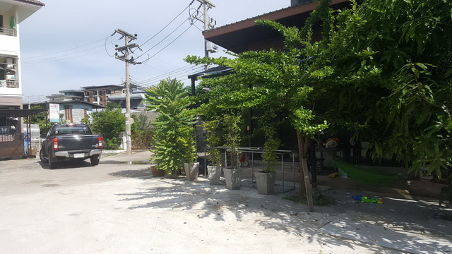 ขายอาพาร์เมนท์​ หอพัก ขอนแก่น​ ถนนเหล่านาดี​ ใกล้โรงเรียน​แก่นนครวิทยาลัย ​เนื้อที่​ 189.4 ตรว.​ สูง​ 3​ ชั้น​ มี​ 38 ห้อง​ ตัวอาคาร​ 1,746 ตรม.​ ทำเลดีมาก​ ตรงข้าม รร.แก่นนคร ผู้เข้าพักเต็มตลอด​ เพราะใกล้ศูนย์​สอบ​ ให้เช่ารายเดือนและรายวัน​ รายได้ดี​ ดำเนินงานต่อได้เลย​ อัตรา​ผลตอบแทน​ 5%  รูปที่ 4
